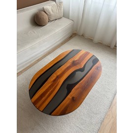 Журнальный столик из слэба и эпоксидной смолы